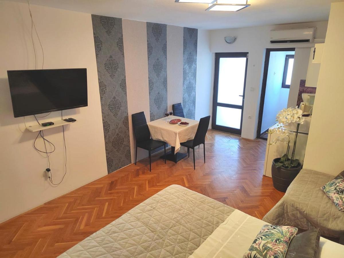 Apartment Mladenka Visnjik 扎达尔 外观 照片