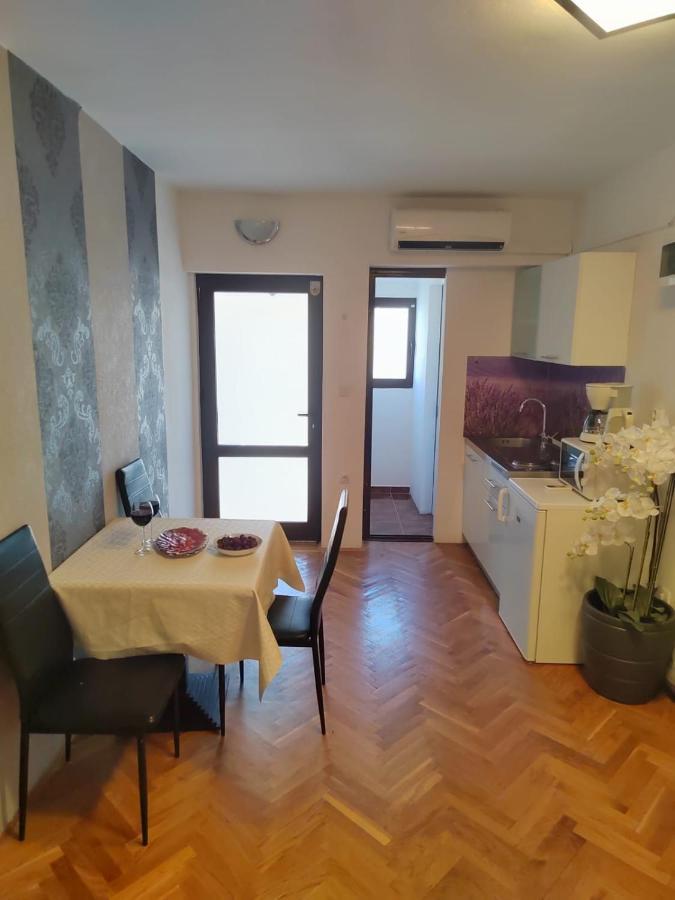 Apartment Mladenka Visnjik 扎达尔 外观 照片
